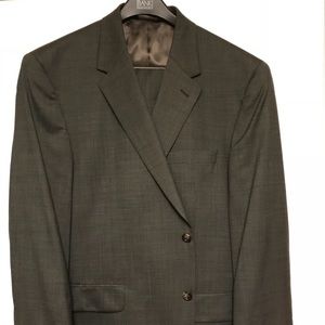 Jos A Bank Executive Suit/Olive color46R Brand New